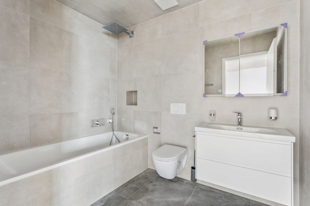 EXCLUSIVITE ! Magnifique appartement neuf de 5.5 pces à Belfaux - La salle de bains privative / Das private Badezimmer / Private bathroom