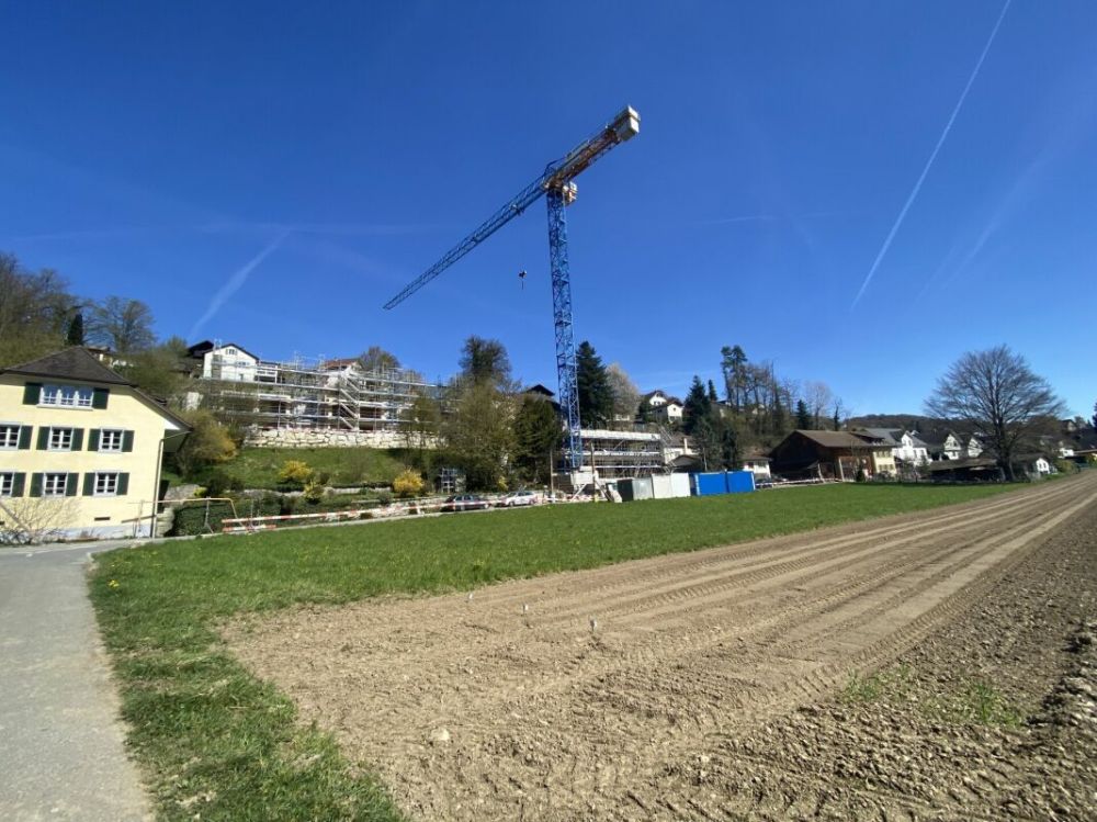 4 1/2-Zimmer-Parterrewohnung mit gedecktem Sitzplatz -  Bild 1