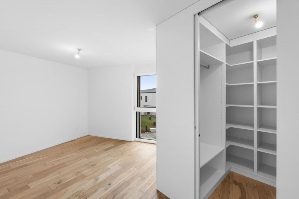 Entdecken Sie eine außergewöhnliche Wohnung, die Komfort, Raum und atemberaubende Aussicht auf die Alpen bietet. -  Bild 11
