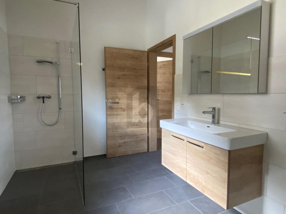 NEUBAU! FAMILIENFREUNDLICH IM GRÜNEN -  Bild 4