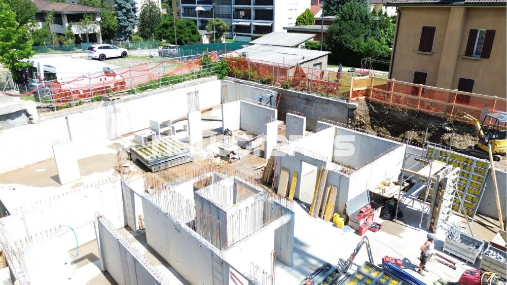Rivera, 2,5 locaux de nouvelle construction en position stratégique - Drone 3