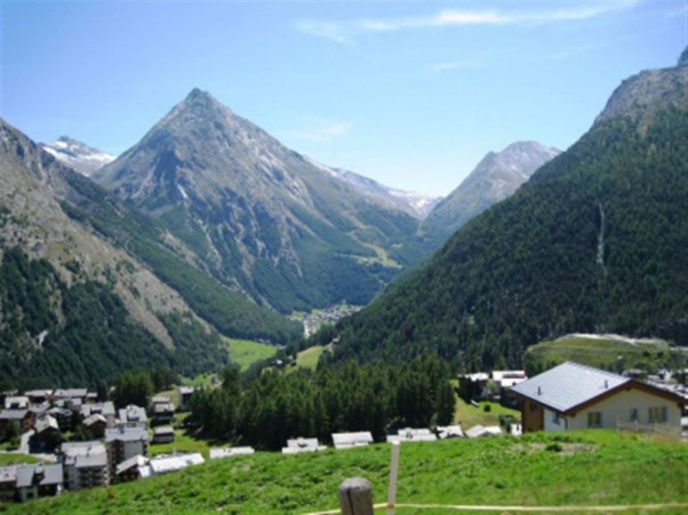 Alpji neue 2.5 Zimmerwohnung in einem der ältesten Weiler Hohnegg oberhalb Saas-Fee. Sportlicher Zugang vom Dorfzentrum, der Lomatte oder Wildi. Mit dem E-bike ganzjährig erreichbar. -  Bild 7