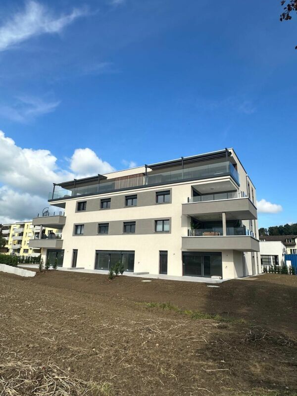 Moderne 4.5 Zimmer Wohnung im EG - Bild 2