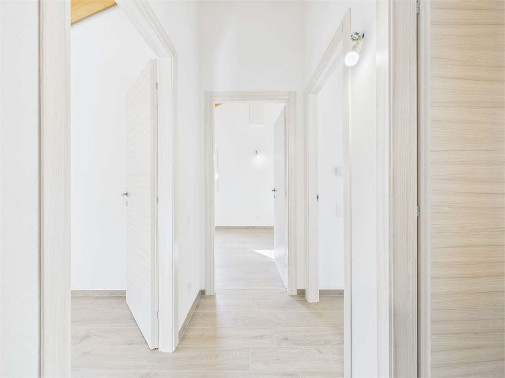 Nuova villa immersa nel verde a Sant'Antonino - Bild 6