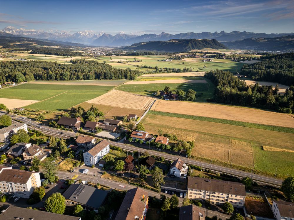 4.5-Zi. Eigentumswohnung, grosszügiger Sitzplatz, Sicht ins Grüne, zentral Lage -  Bild 6