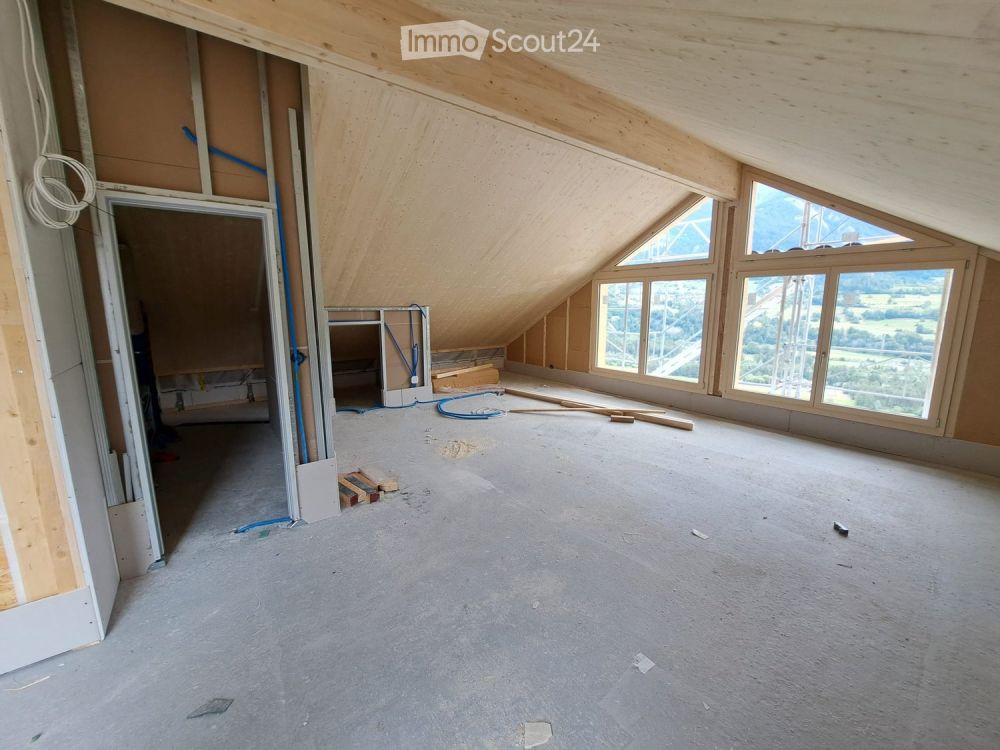 Moderne 3.5-Zimmer-Dachwohnung im Neubau in Cazis -  Bild 1