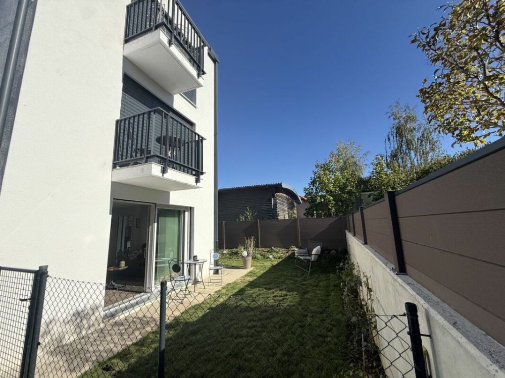Tres belle affaire Superbe Villa comme neuve qui se distingue par son élégance, son confort et la qualité de son environnement, trés calme -  Bild 3
