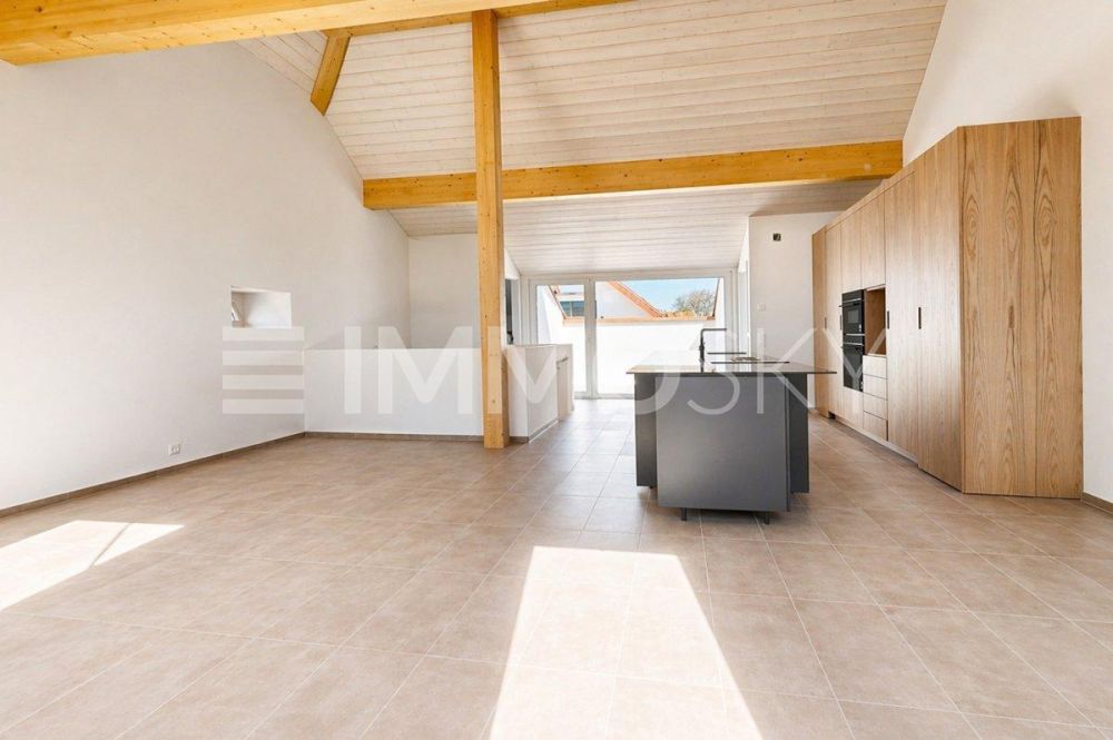 Superbe duplex 4.5 pièces neuf au coeur de Sullens (lot 2) - Magnifique pièce de vie avec belle hauteur sous-plafond