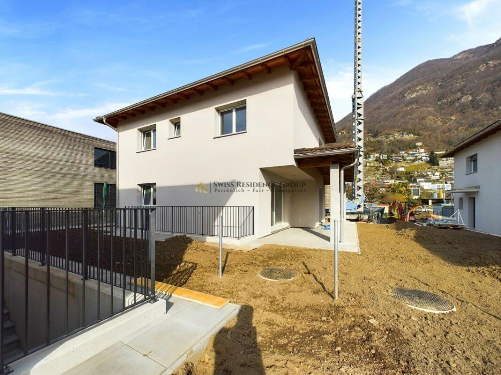Modernes Einfamilienhaus in Cugnasco 256 m2 -  Bild 1