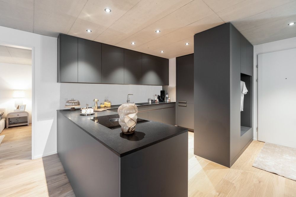 Exklusive 2.5 Zimmer Attikawohnung mit zwei grosszügigen Terrassen - Bild 2