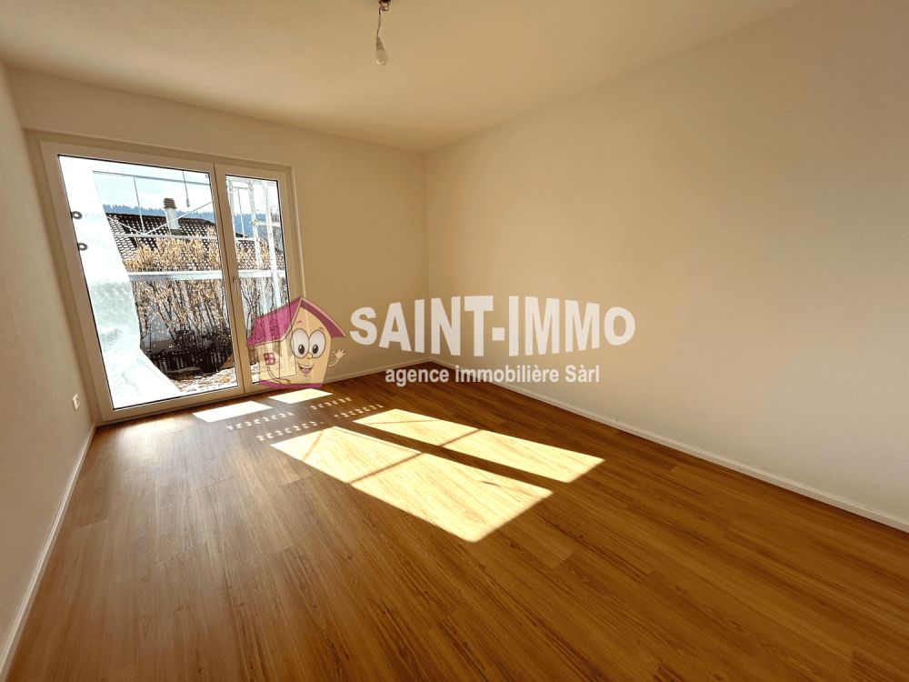 Neue 4.5-Zimmer-Wohnung (104 m2) mit Terrasse / Garten und überdachtem Autoabstellplatz -  Bild 4