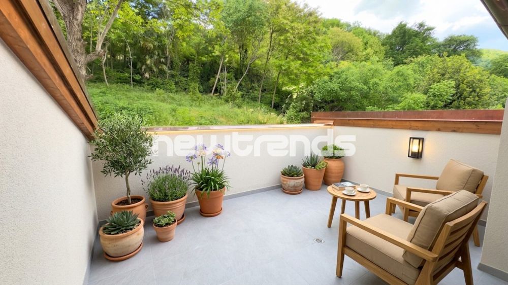 Pura-Caslano: Nuovo attico di 3.5 locali - Terrazzo esterno.