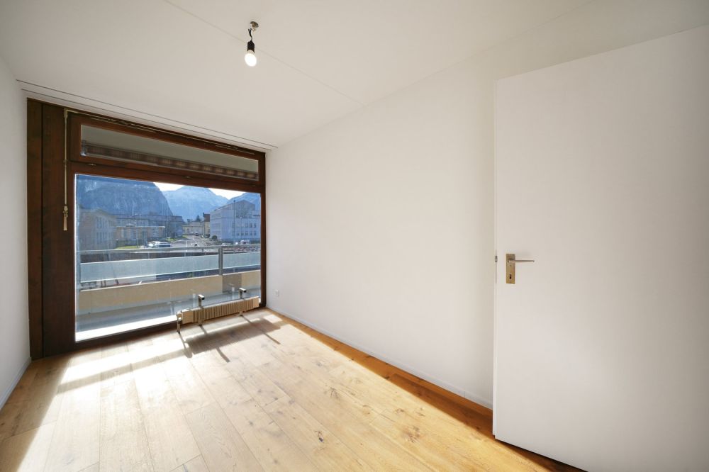 Kernsanierte 3½ Zimmerwohnung mit wunderschöner Bergsicht - Bild 7