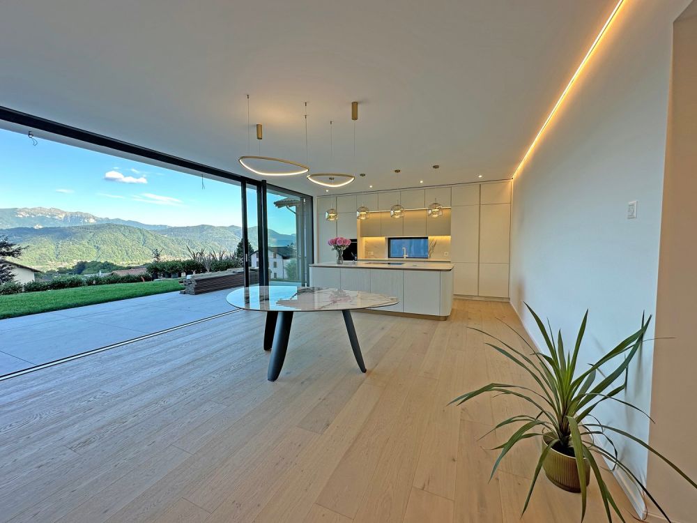 Wohnung mit 4,5 Zimmern im Neubau mit privatem Wellnessbereich und Seeblick -  Bild 2