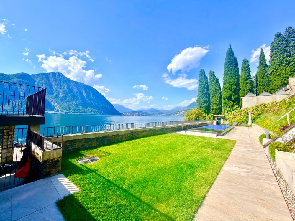 3726 - DIRECTLY ON THE LAKE - ONLY FIRST RESIDENCE - LUXUS APARTMENT WITH PRIVATE BEACH -  Bild 2