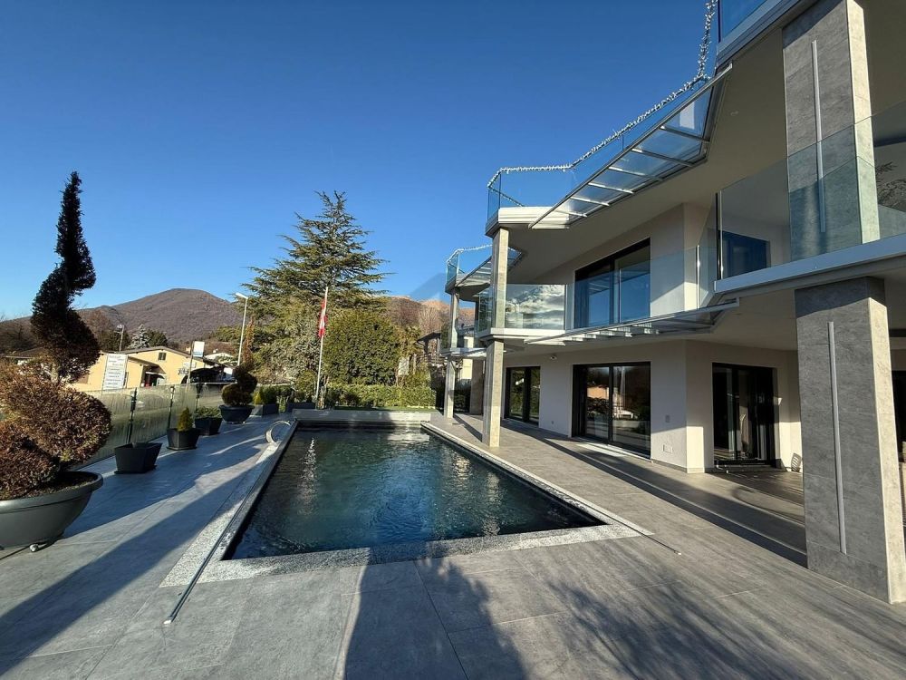 MODERNA ED ELEGANTE CON PISCINA E VISTA -  Bild 3