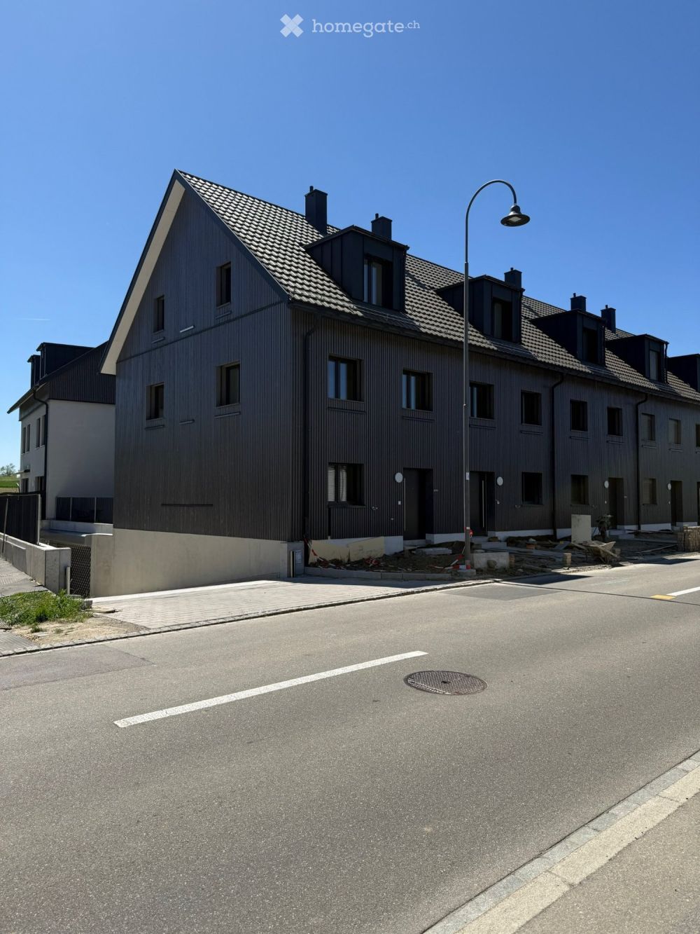Modernes 5.5-Zimmer Reihenhaus mit Minergie-P Zertifizierung -  Bild 1