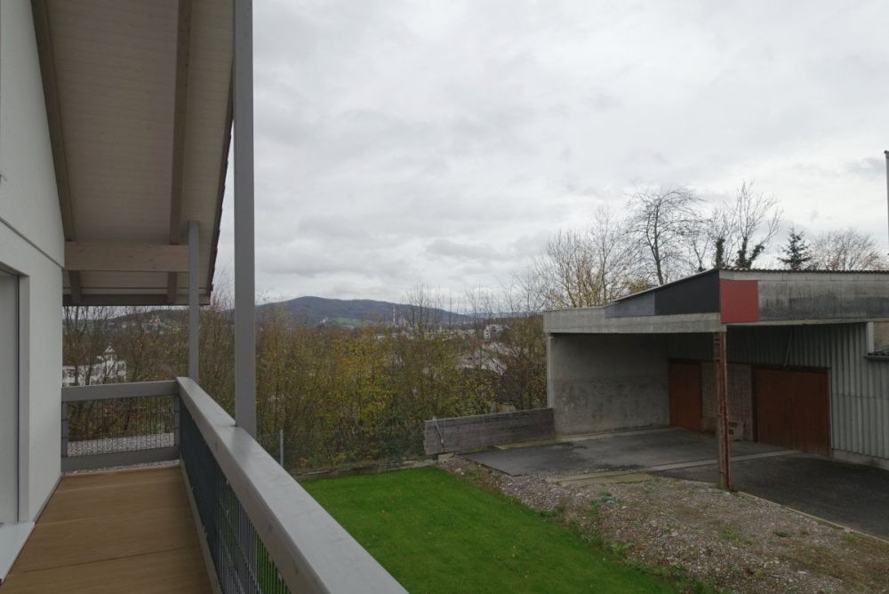 Schönes 6.5-Zimmer Einfamilienhaus mit viel Holz -  Bild 12