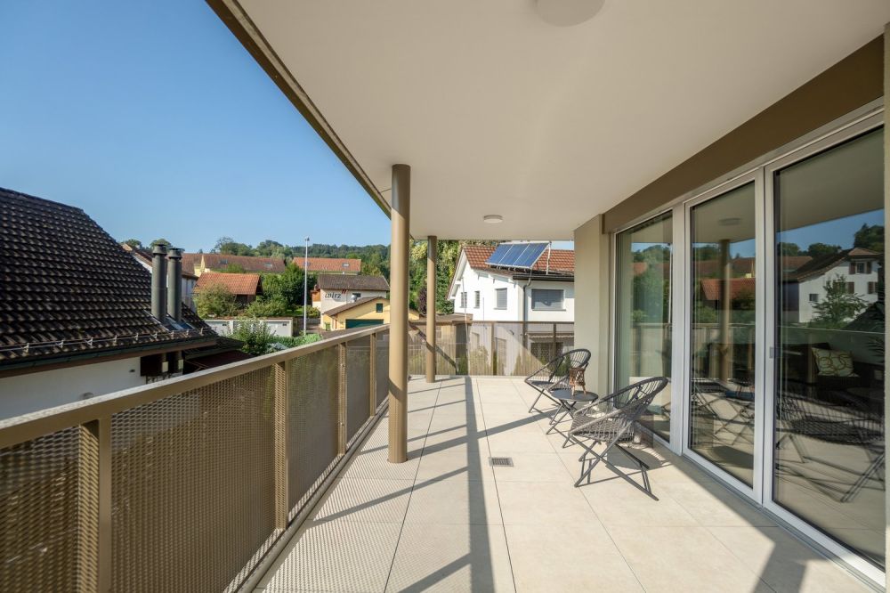 modern, einzigartig, mit Sportplatz und Freibad in unmittelbarer Nähe -  Bild 9