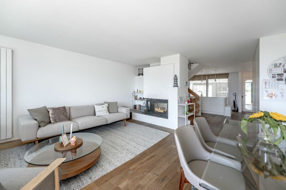 4.5-Zimmer-Reiheneckhaus mit unverbaubarer Seesicht -  Bild 2