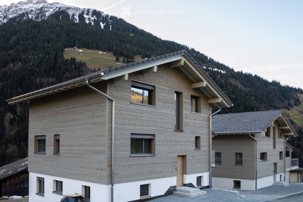 Neubau-Einfamilienhaus aus Urner Mondholz in ruhiger Lage - Bild 2