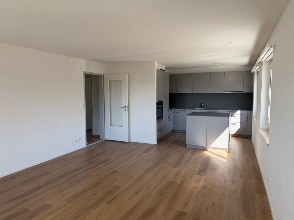 Erstbezug nach hochwertiger Totalsanierung – Wohnen mit Stil an bester Lage in St. Gallen -  Bild 2