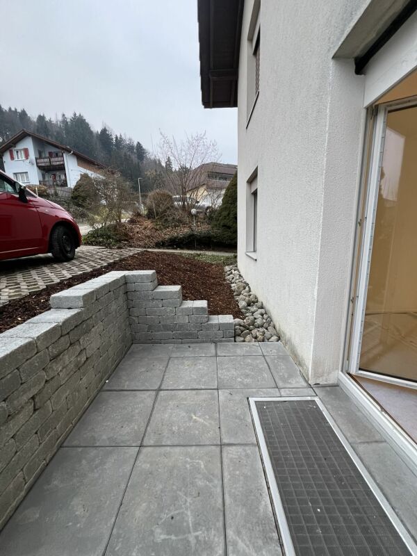 Schmucke 2,5 Zi mit Privatsitzplatz -  Bild 8
