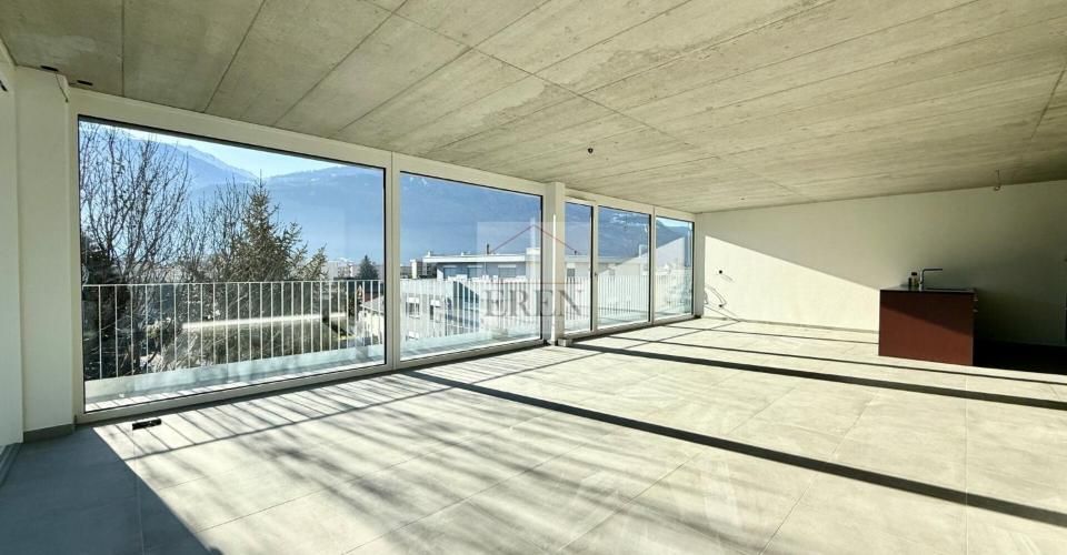 Magnifique attique 4.5 pièces neuf avec grande terrasse panoramique à Conthey lumineux et moderne - Attique 4.5 pièces - image - 5