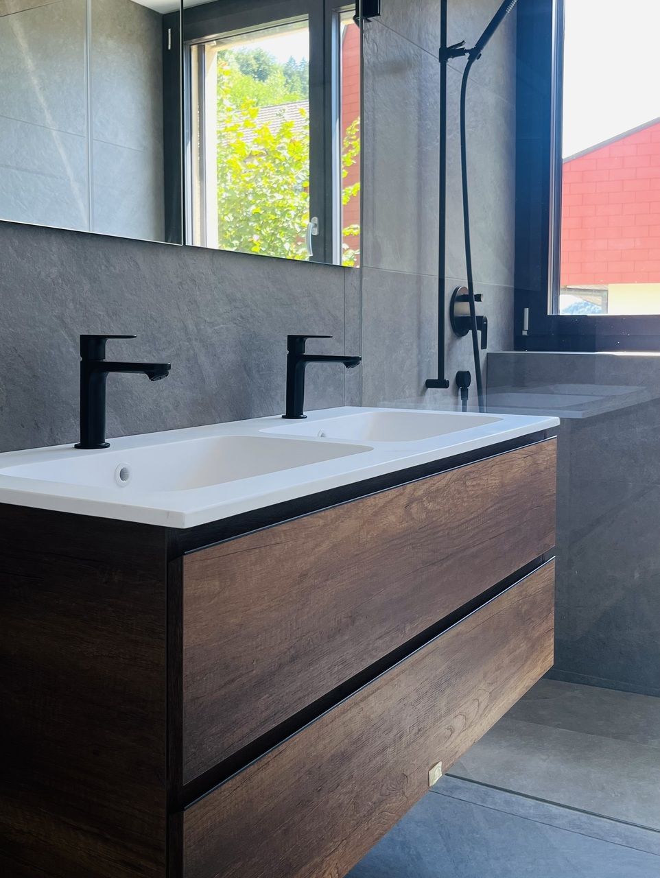 Moderne 3,5-Zimmer-Terrassenwohnung im Neubau-Zweifamilienhaus - Bild 6