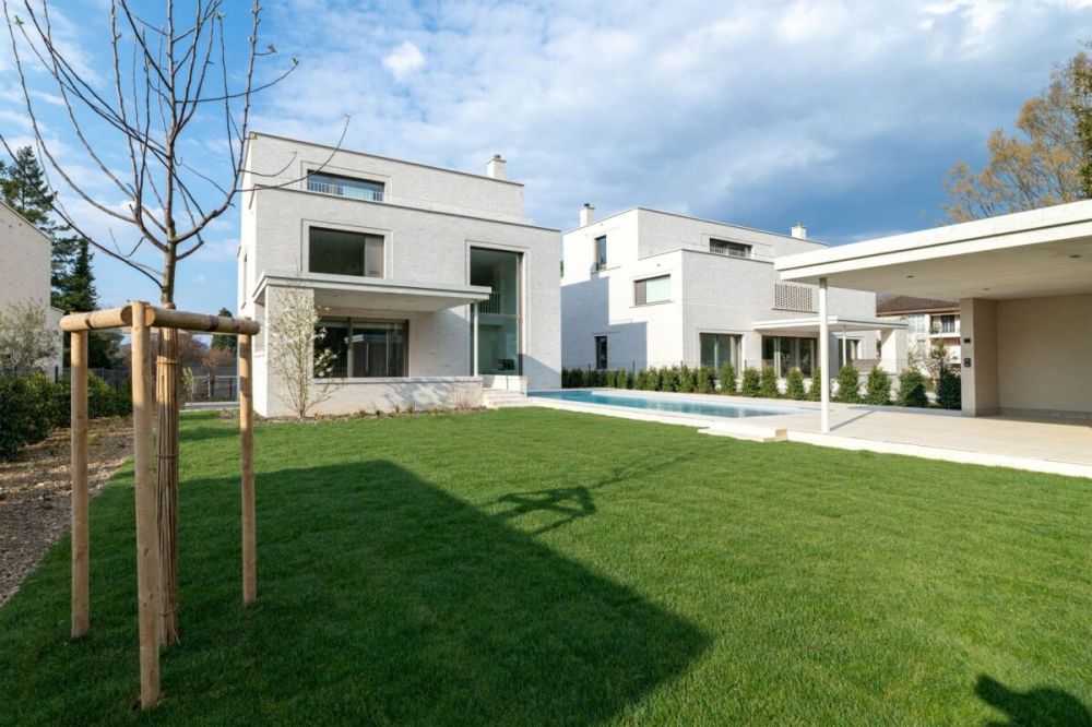 Exklusiver Neubau bezugsbereit - Exclusive new-build ready to move into -  Bild 4