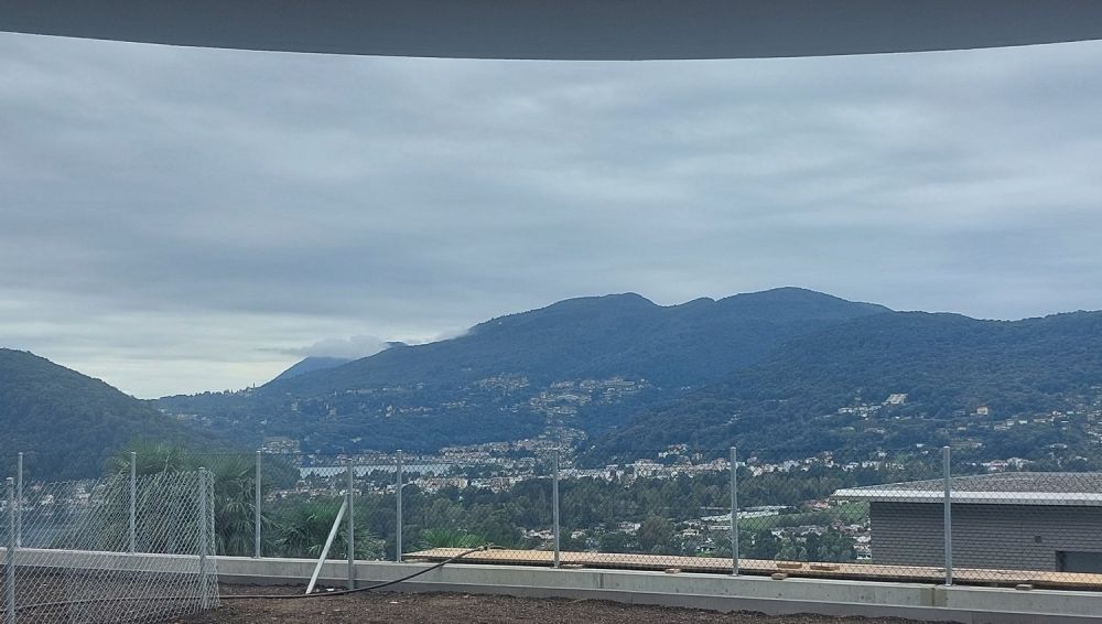 Montagnola: Luxuriöse Wohnung mit Panoramablick und privatem Garten -  Bild 2
