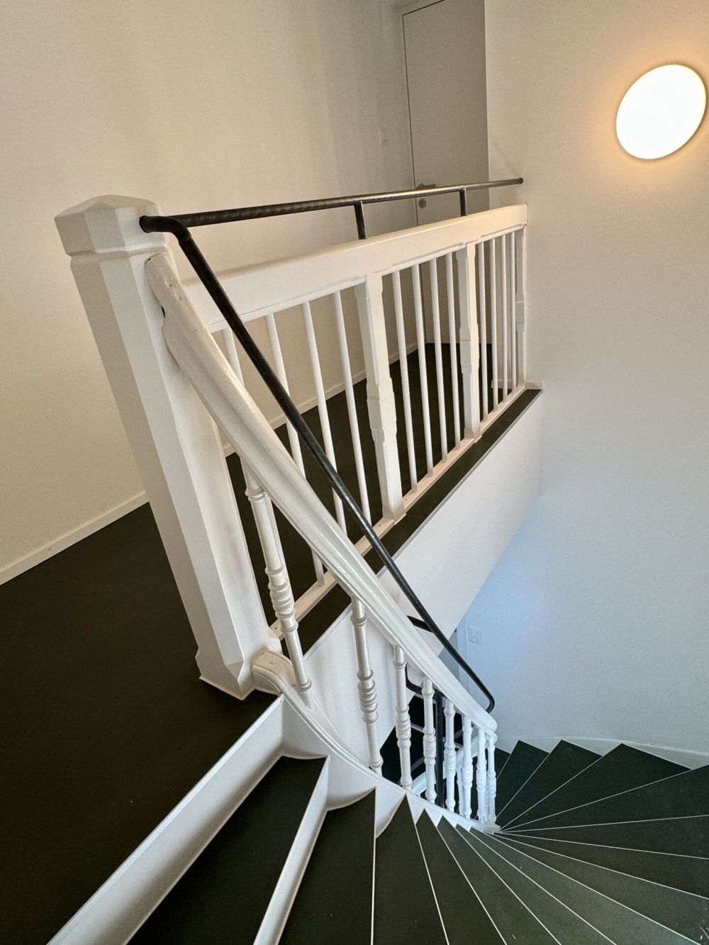 5-Zimmerwohnung, Erstbezug nach Sanierung - J_Treppenhaus (I).jpeg
