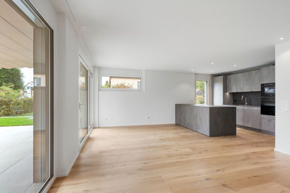 Hochwertige Doppelhaushälfte mit Garten und zwei Abstellplätzen in der Tiefgarage an ruhiger Lage -  Bild 6