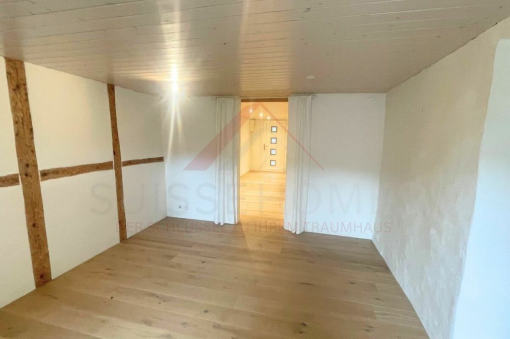 Grosszügiges Zweigenerationenhaus in Grenchen - 14.5 Zimmer, grosses Grundstück und vielseitiges Potenzial - Bild 13