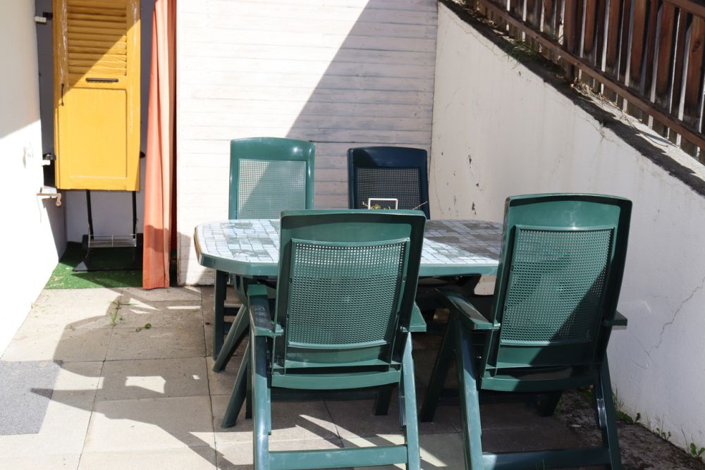 Stilvolle 2.5-Zimmer-Wohnung mit Garten und Terrasse in Grächen! - Bild 9