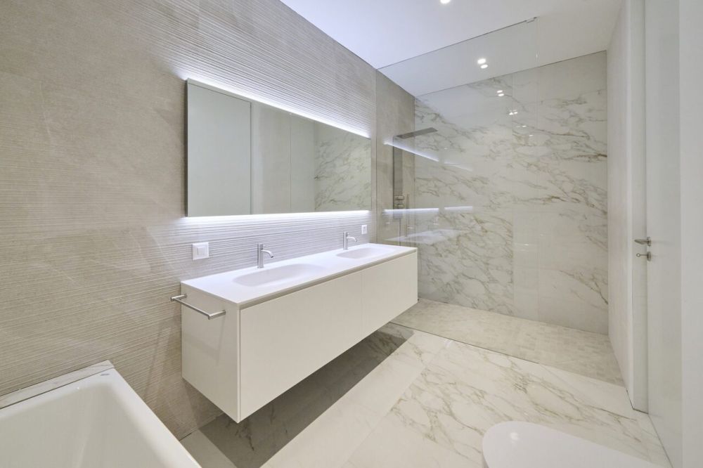 Moderno Appartamento con Ampia Terrazza e Giardino - Bild 3