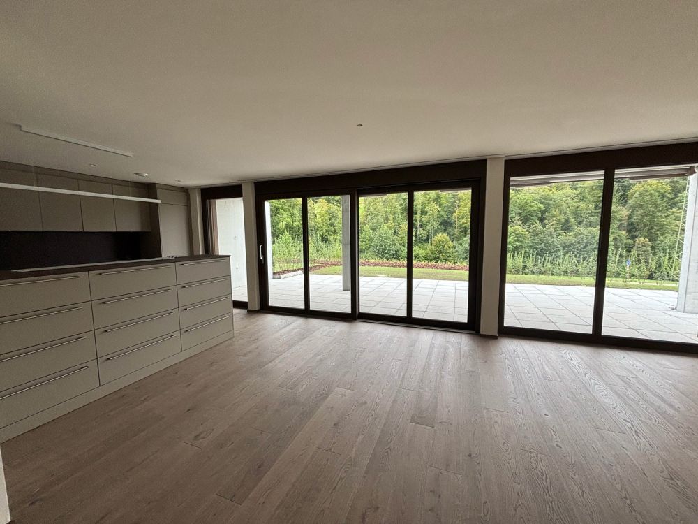 Grosszügige, neuwertige 3.5 Zimmer-Wohnung mit Garten -  Bild 4