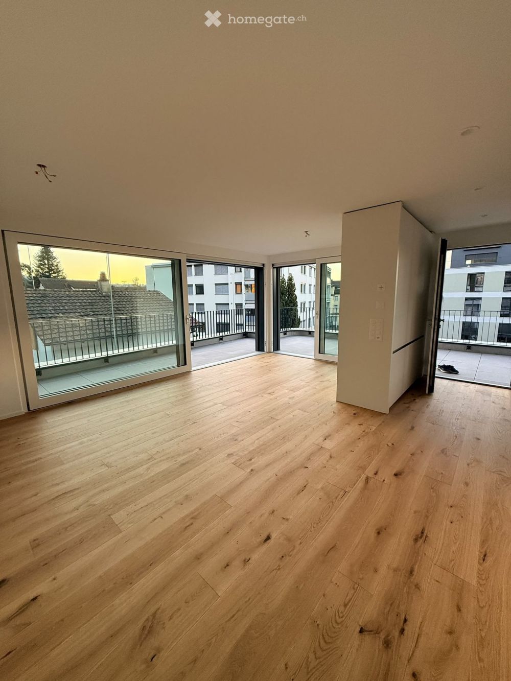 Erstbezug hochwertige 2.5-Zimmer-Attikawohnung mit grosser Terrasse & viel Privatsphäre -  Bild 1