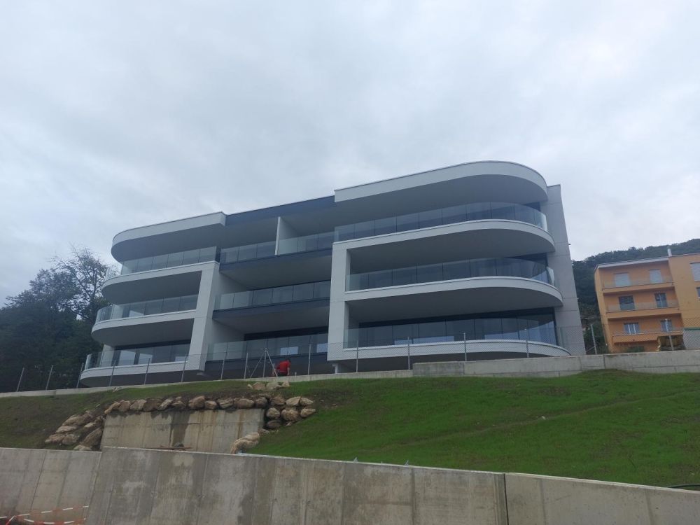 Montagnola: Luxuriöse Wohnung mit Panoramablick und Privatem Garten - Bild 3