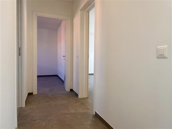 Magliaso: Appartamento 3.5 locali - Corridoio