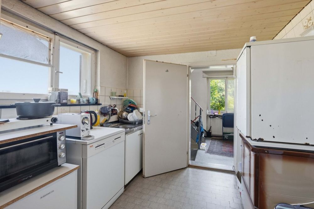 Einfamilienhaus mit Ökonomiegebäuden -  Bild 9