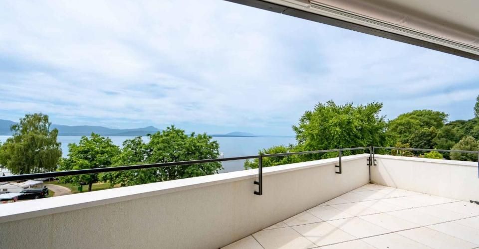 UNIQUE! Attique de 5.5 pièces de 180m2 bénéficiant d'un rooftop terrasse de 168m2 avec vue panoramique sur le lac et les Alpes - Attique 5.5 pièces - image - 7