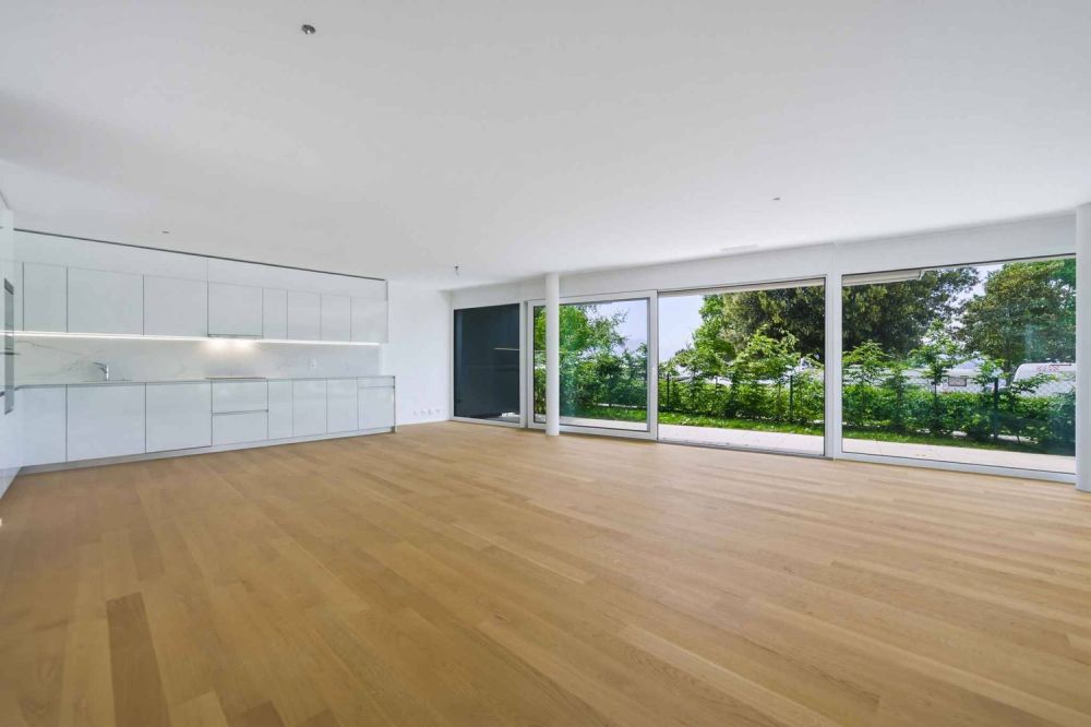 Neue Wohnung mit hohem Standard - 5,5 Zimmer in Ecklage mit Terrasse und privatem Garten -  Bild 2