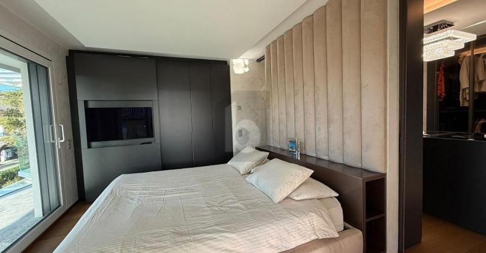 MODERNE ET ÉLÉGANTE AVEC PISCINE ET VUE - Villa 6.5 pièces - image - 5