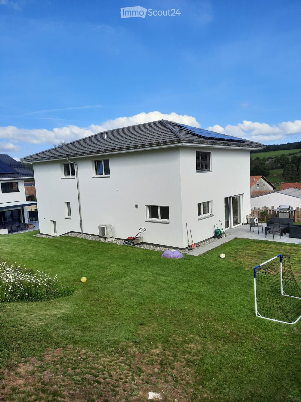 Einzelne neue Villa mit 7,5 Zimmern in Lajoux – Moderner Komfort und friedliche Umgebung -  Bild 4