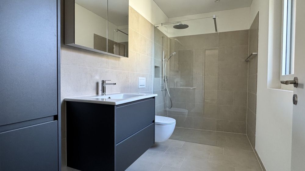 Exquisiter Innenausbau und sofort bezugsbereit! - Bild 13