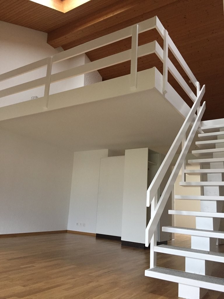 Befristete Galeriewohnung mit Cheminée und 2 Balkonen - IMG_7338.JPG