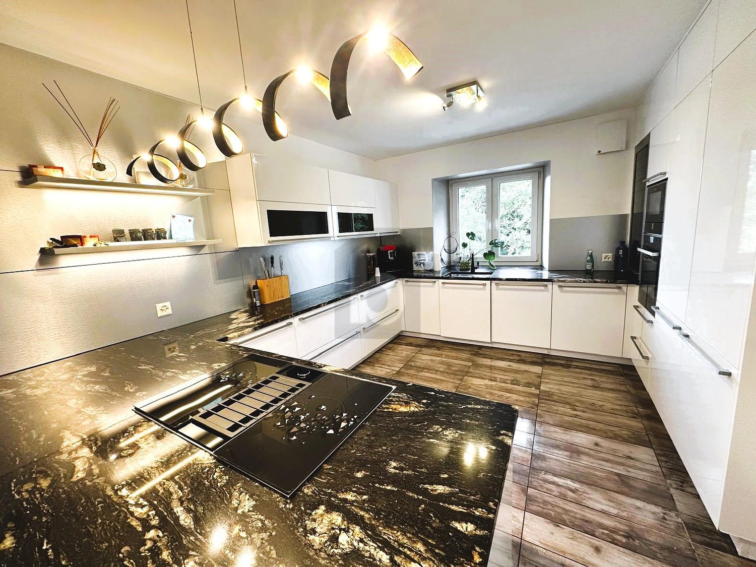 HOCHWERTIG KERNSANIERT, AN RUHIGER LAGE - Bild 4