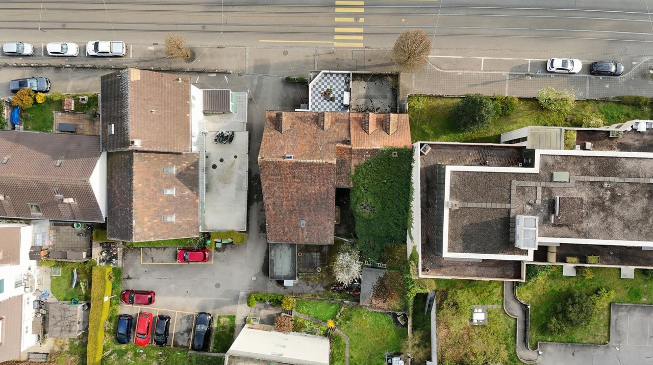 IM HERZEN VON BINNINGEN - BAULANDPARZELLE MIT ABBRUCHOBJEKT -  Bild 2