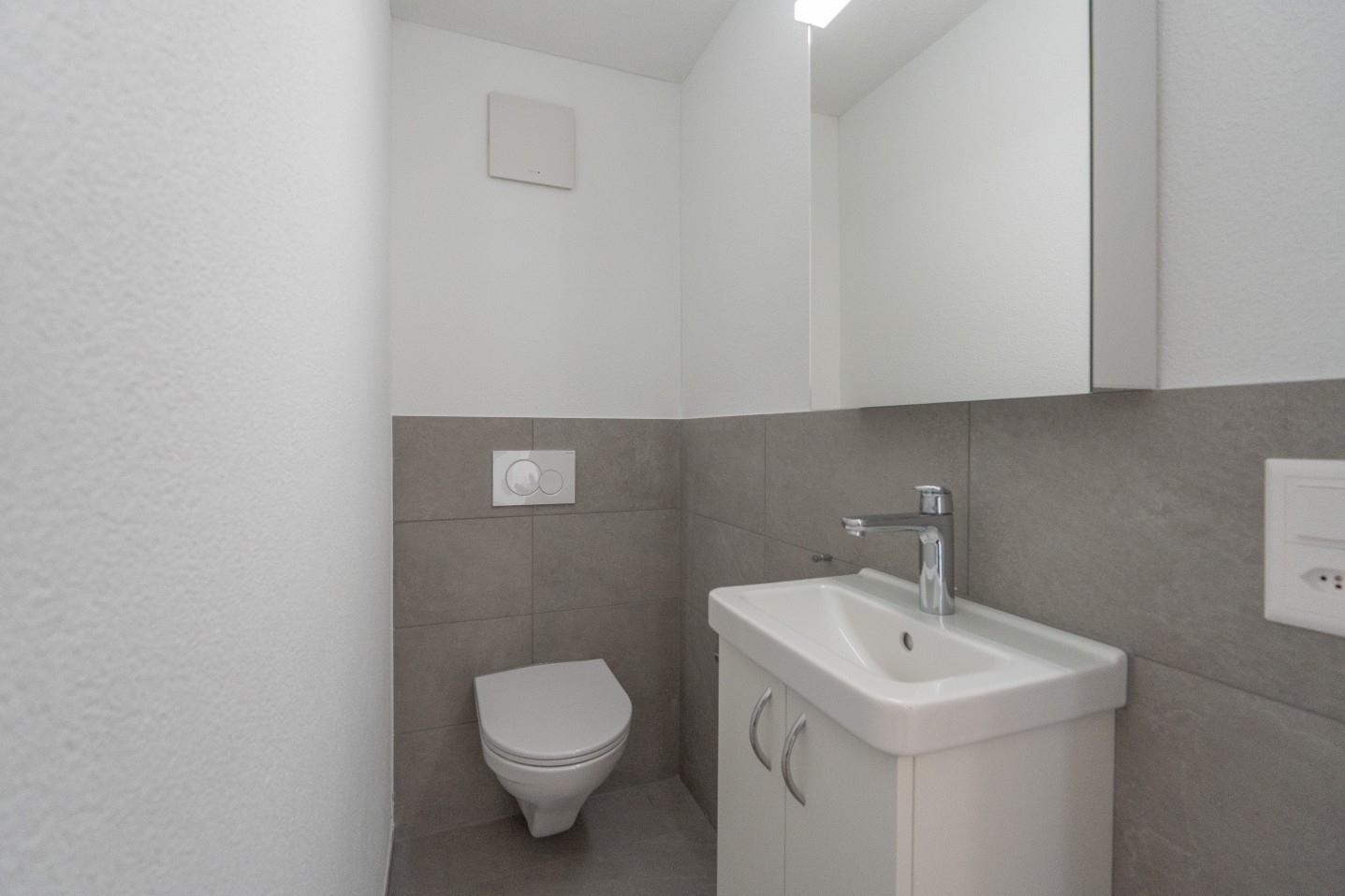 Erstbezug nach Renovation - 3.5-Zi. Eigentumswohnung - Gäste WC